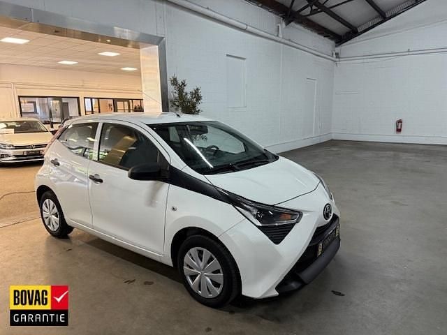 Wit Gebruikt 2019 Toyota Aygo Hatchback | € 10.200 (Eerlijke prijs) - Afbeelding 1/4
