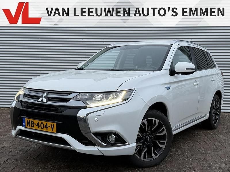Wit Occasion 2016 Mitsubishi Outlander P-HEV SUV | € 13.448 (Eerlijke prijs) - Afbeelding 1/4