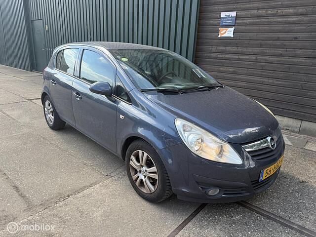 Grijs Gebruikt 2008 Opel Corsa Enjoy Hatchback | € 1.450 (Goede deal) - Afbeelding 1/4