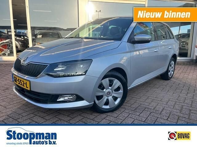 Grijs (metallic) Gebruikt 2015 Skoda Fabia Ambition Stationwagen | € 9.950 (Goede deal) - Afbeelding 1/4
