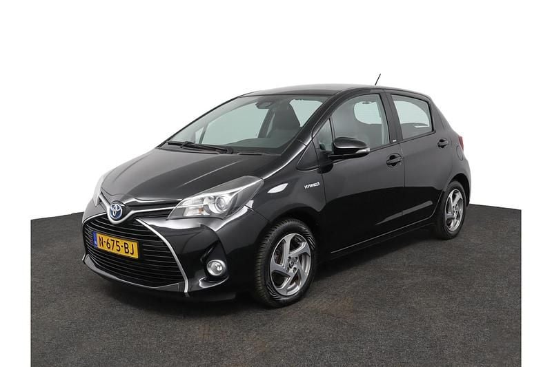 Zwart Gebruikt 2016 Toyota Yaris Hybrid Trend Hatchback | € 13.450 (Iets duurder) - Afbeelding 1/1