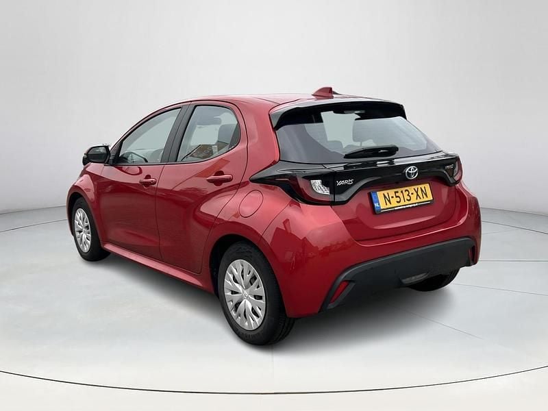 Occasion Toyota Yaris Hybrid Active 116 PK (85 kW) 2022 Rood Hatchback