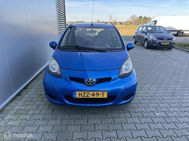 Occasion Toyota Aygo 68 PK (50 kW) 2011 Blauw Hatchback