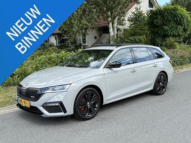 Grijs Gebruikt 2021 Skoda Octavia RS Stationwagen | € 37.995 (Eerlijke prijs) - Afbeelding 1/4