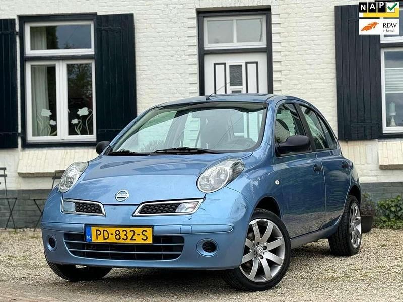 Blauw, metallic lak Gebruikt 2010 Nissan Micra Hatchback | € 2.650 (Eerlijke prijs) - Afbeelding 1/4