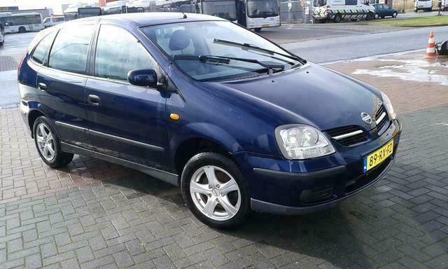 Blauw Gebruikt 2005 Nissan Almera Tino MPV | € 2.950 (Duur) - Afbeelding 1/4