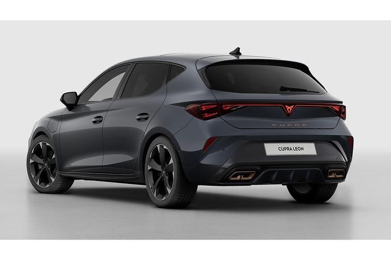 Nieuw Cupra Leon 2025 Magnetic tech metallic Hatchback