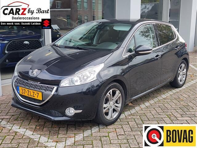 Zwart Gebruikt 2013 Peugeot 208 Allure Hatchback | € 8.245 (Iets duurder) - Afbeelding 1/4