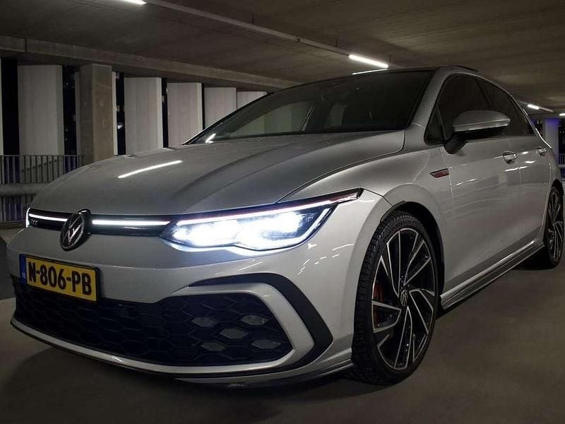 Zilver Occasion 2021 VW Golf VIII GTI Stationwagen | € 23.500 (Goede deal) - Afbeelding 1/4