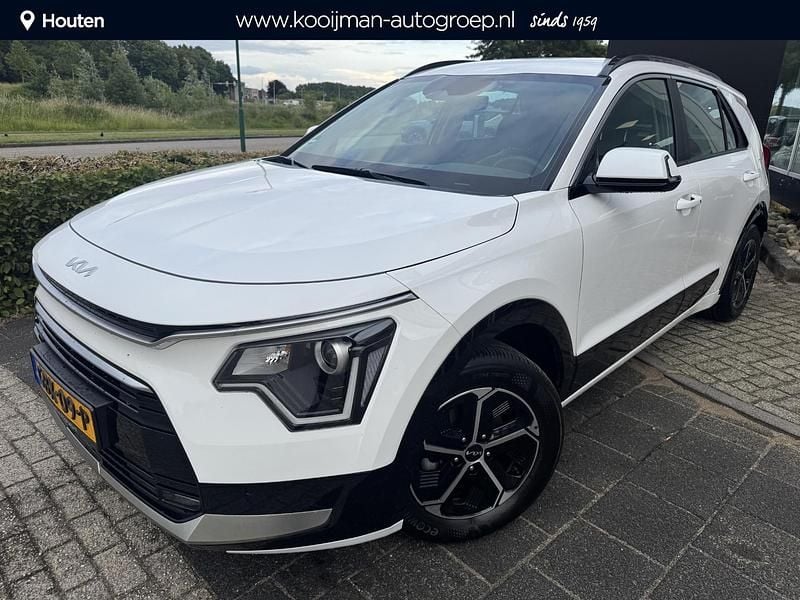 Snow white pearl Occasion 2024 Kia Niro SUV | € 30.800 (Goede deal) - Afbeelding 1/4
