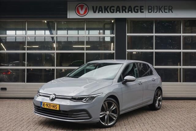 Grijs Gebruikt 2021 VW Golf VIII Hatchback | € 18.950 (Eerlijke prijs) - Afbeelding 1/4
