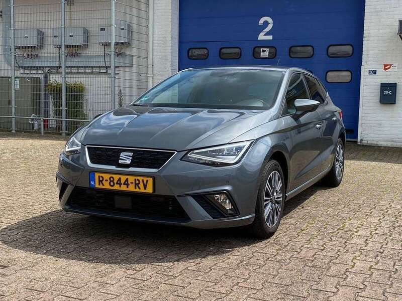 Grijs Gebruikt 2017 Seat Ibiza Style Hatchback | € 14.000 (Eerlijke prijs) - Afbeelding 1/4