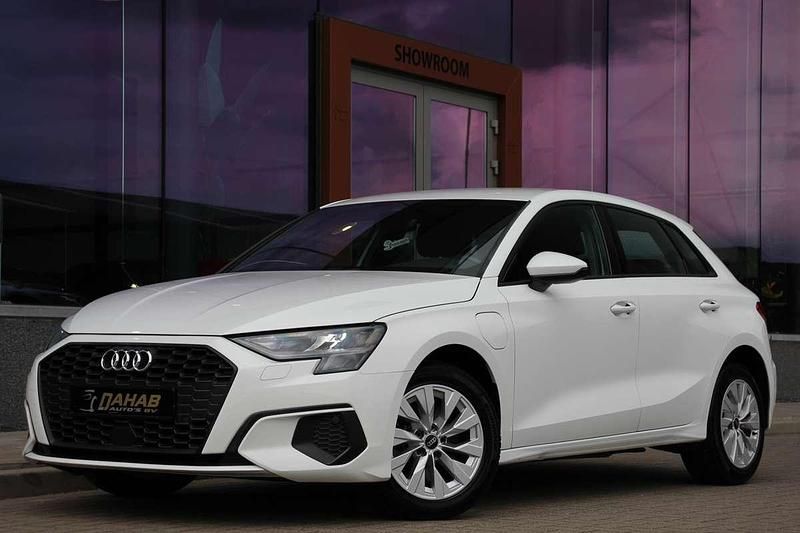 Hatchback Gebruikt 2022 Audi A3 Sportback e-tron Business Sedan | € 28.450 (Super prijs) - Afbeelding 1/4
