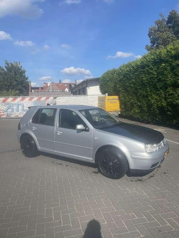 Grijs Gebruikt 2003 VW Golf IV Hatchback | € 3.300 - Afbeelding 1/4