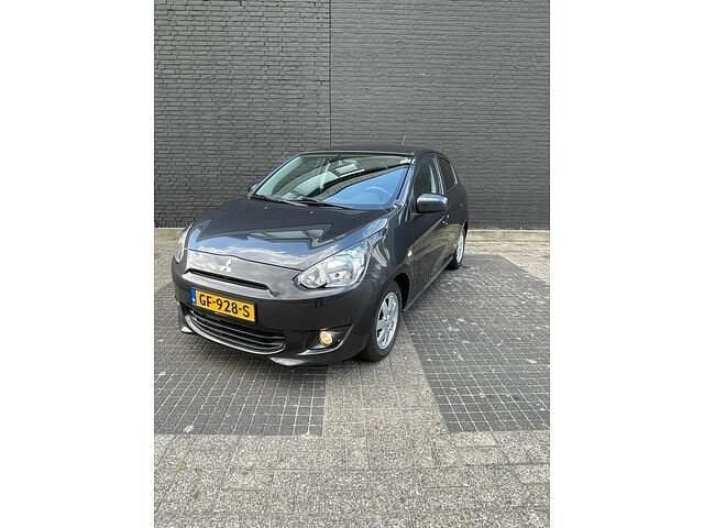 Grijs Gebruikt 2015 Mitsubishi Space Star Hatchback | € 5.950 (Goede deal) - Afbeelding 1/4