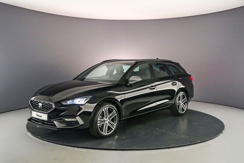 Wit Nieuw 2024 Seat Leon ST FR Stationwagen | € 42.980 (Eerlijke prijs) - Afbeelding 1/4