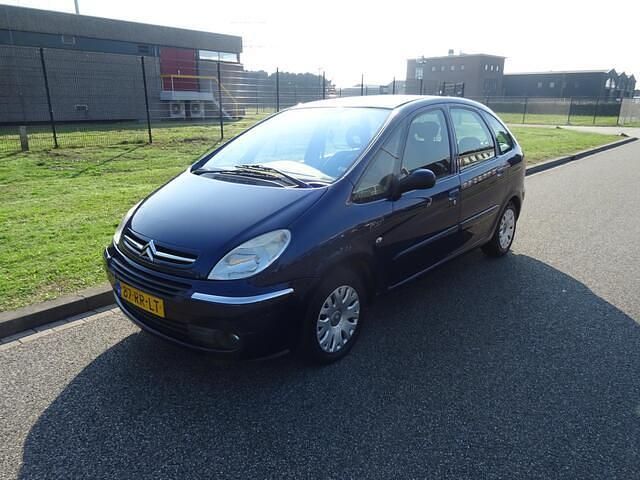 Blauw Gebruikt 2005 Citroën Xsara Picasso Attraction MPV | € 995 (Eerlijke prijs) - Afbeelding 1/4
