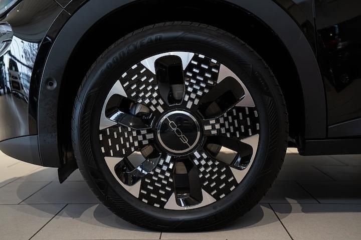 Occasion Fiat 600 La Prima 101 PK (74 kW) 2025 Zwart SUV