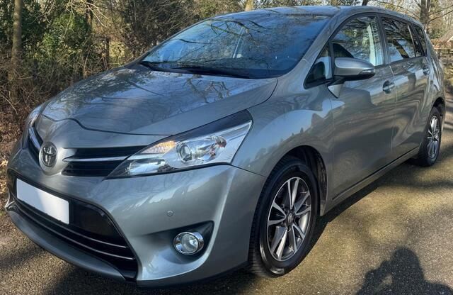 Grijs Gebruikt 2014 Toyota Verso Life MPV | € 15.950 (Eerlijke prijs) - Afbeelding 1/4