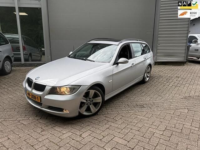 Grijs Gebruikt 2006 BMW 320 Comfort Edition Stationwagen | € 3.949 (Eerlijke prijs) - Afbeelding 1/4