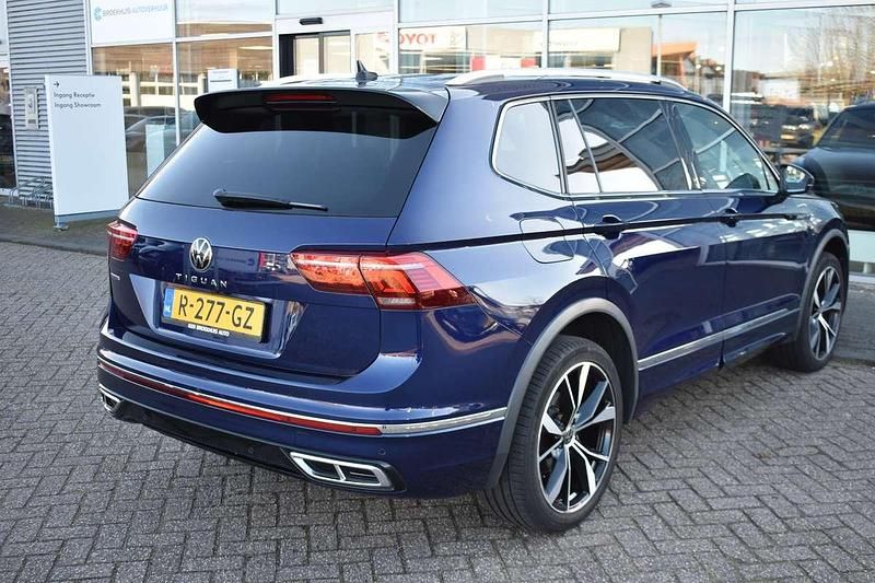 Occasion VW Tiguan Allspace R-line 150 PK (110 kW) 2022 Blauw SUV