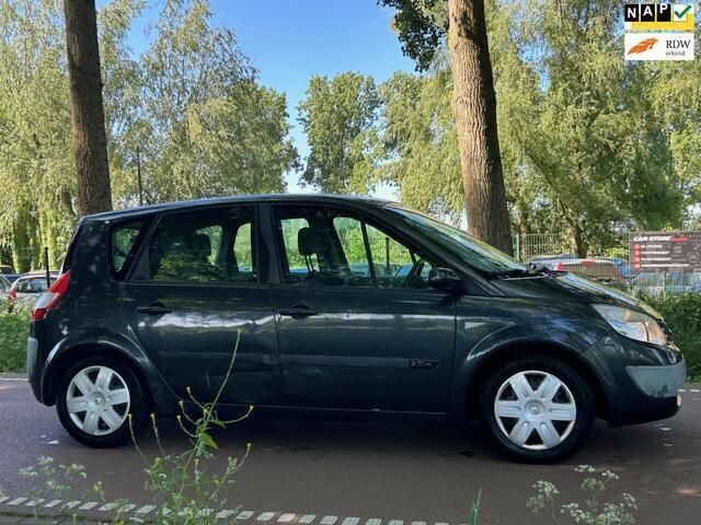 Occasion Renault Scénic II Dynamique 135 PK (99 kW) 2006 Grijs, metallic lak MPV