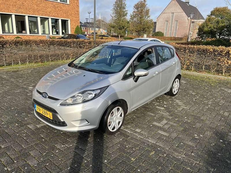 Occasion 2011 Ford Fiesta Titanium Sedan | € 2.500 (Eerlijke prijs) - Afbeelding 1/4