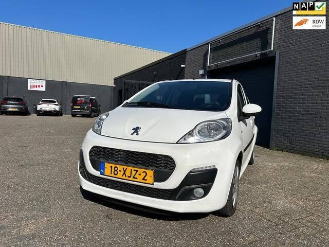 Wit Gebruikt 2012 Peugeot 107 Active Hatchback | € 5.495 (Eerlijke prijs) - Afbeelding 1/4