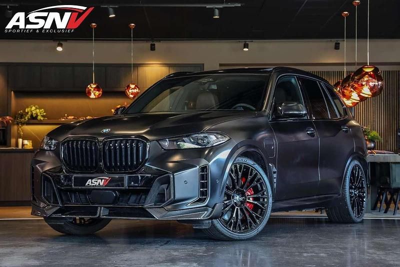 Zwart Gebruikt 2024 BMW X5 Executive SUV | € 99.945 (Eerlijke prijs) - Afbeelding 1/4