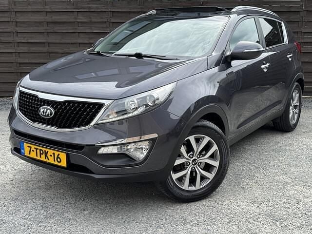 Grijs, metallic lak Gebruikt 2014 Kia Sportage Plus SUV | € 11.950 (Eerlijke prijs) - Afbeelding 1/4
