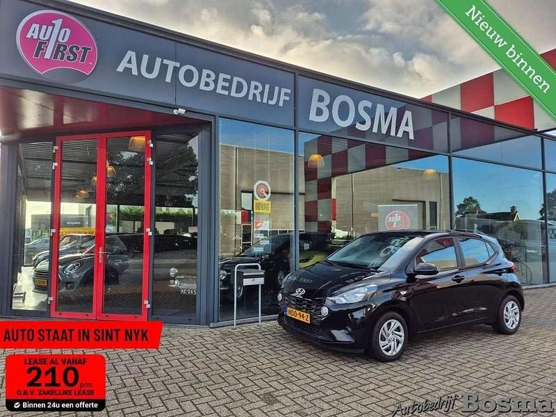 Zwart Gebruikt 2023 Hyundai i10 Comfort Hatchback | € 12.999 (Goede deal) - Afbeelding 1/4