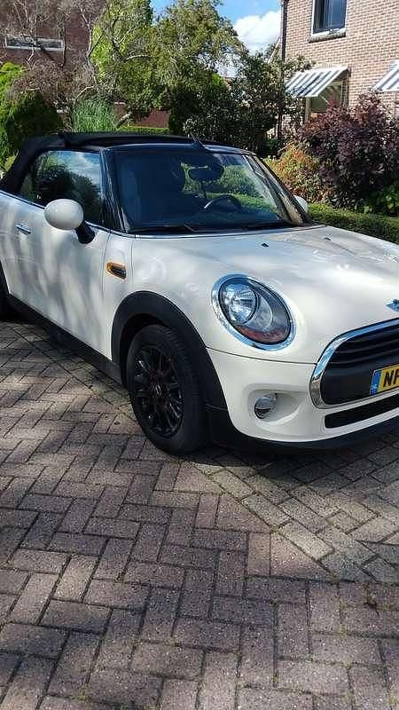Beige Gebruikt 2017 Mini ONE Hatchback | € 19.250 (Duur) - Afbeelding 1/4