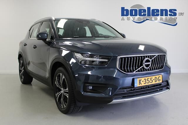Blauw Gebruikt 2020 Volvo XC40 Inscription SUV | € 22.389 (Eerlijke prijs) - Afbeelding 1/4