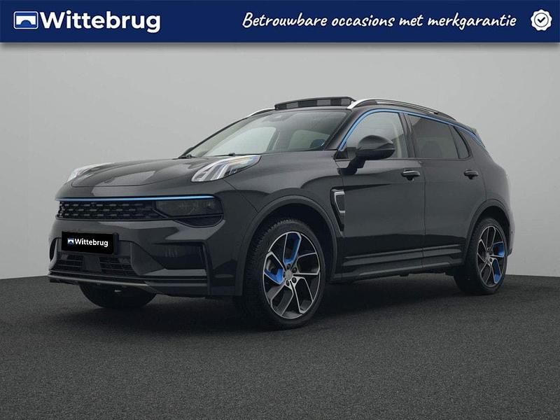 Zwart, metallic lak Occasion 2023 Lynk & Co 01 SUV | € 28.425 (Eerlijke prijs) - Afbeelding 1/3