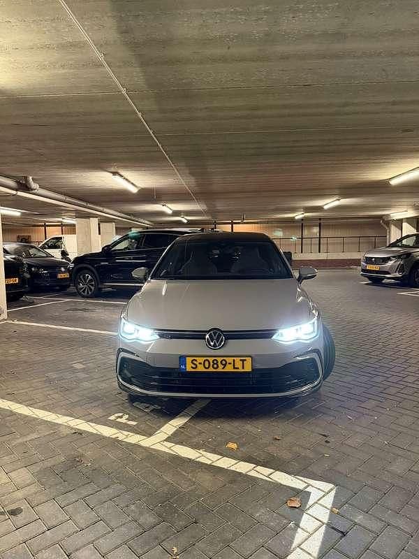 Grijs Occasion 2020 VW Golf VII Style Stationwagen | € 30.000 (Duur) - Afbeelding 1/4