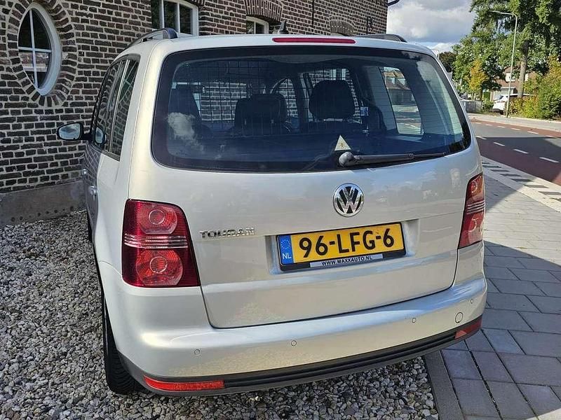 Zilver Gebruikt 2010 VW Touran Comfortline MPV | € 5.500 (Goede deal) - Afbeelding 1/4