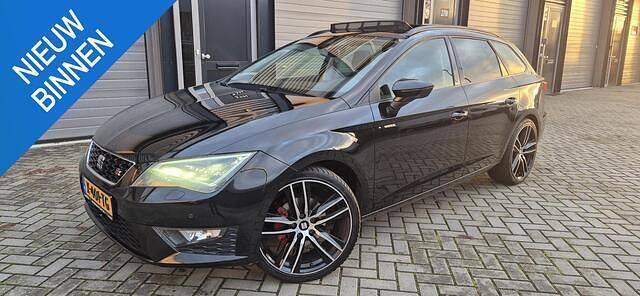 Zwart Gebruikt 2016 Seat Leon ST FR Stationwagen | € 14.450 (Iets duurder) - Afbeelding 1/4