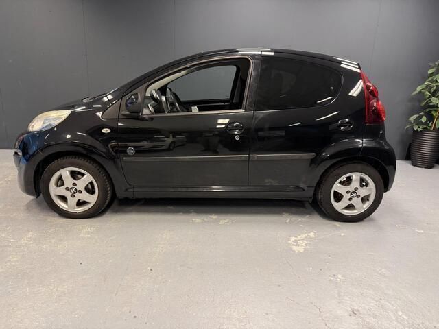 Occasion Peugeot 107 Envy 68 PK (50 kW) 2013 Zwart Hatchback