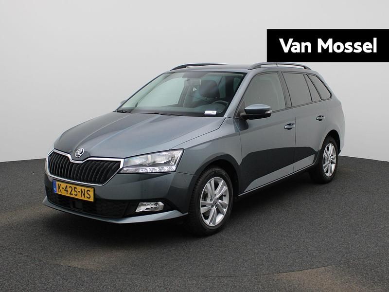 Grijs Gebruikt 2021 Skoda Fabia Ambition Stationwagen | € 14.900 (Iets duurder) - Afbeelding 1/4