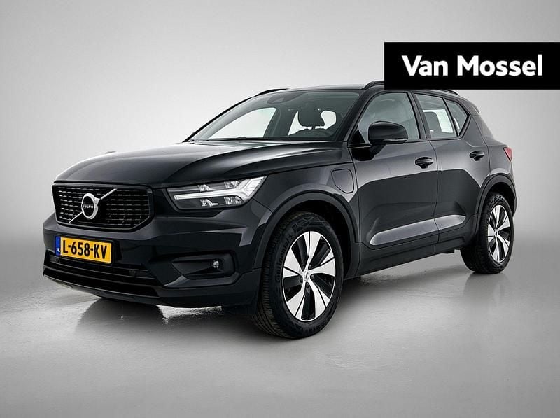 Zwart Gebruikt 2021 Volvo XC40 R-Design SUV | € 28.900 (Eerlijke prijs) - Afbeelding 1/4