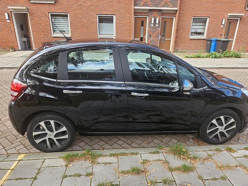 Zwart Occasion 2014 Citroën C3 PureTech Hatchback | € 4.250 (Eerlijke prijs) - Afbeelding 1/4