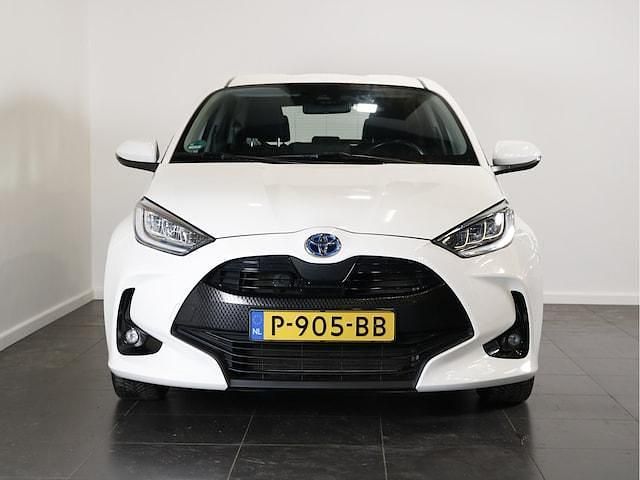 Occasion Toyota Yaris Hybrid 80 PK (58 kW) 2022 Wit Hatchback