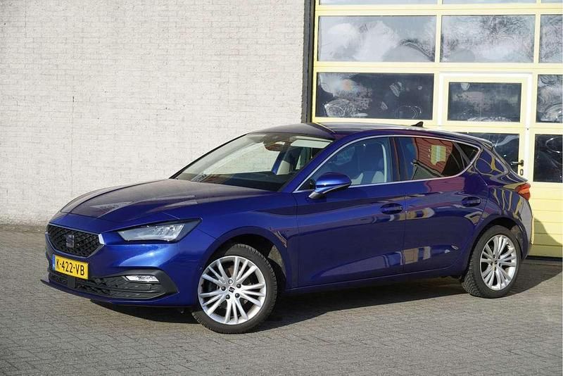 Occasion Seat Leon Style 2021 Blauw Hatchback