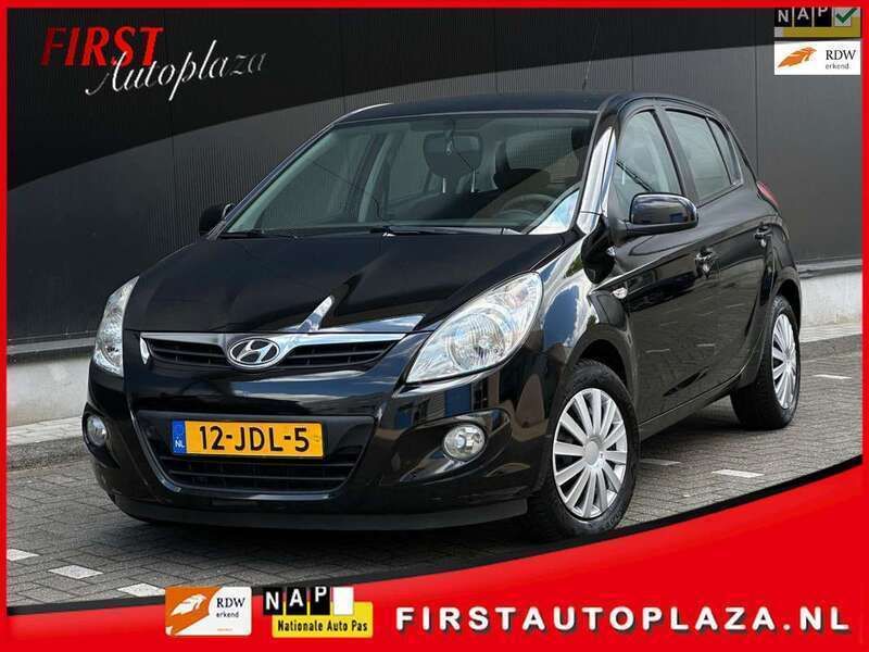 Zwart, metallic lak Gebruikt 2009 Hyundai i20 Hatchback | € 2.999 (Iets duurder) - Afbeelding 1/4