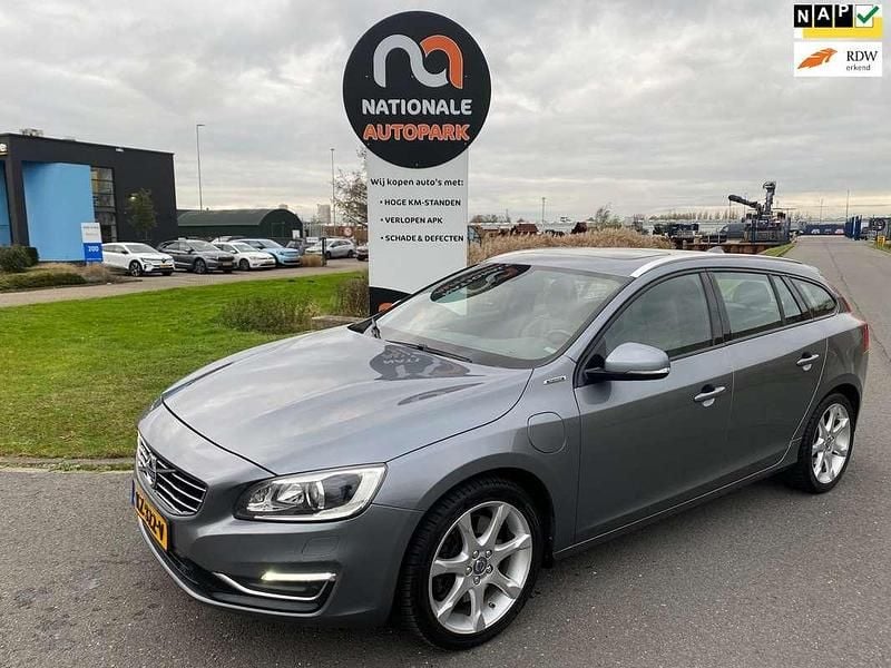 Grijs Occasion 2016 Volvo V60 Stationwagen | € 6.999 (Goede deal) - Afbeelding 1/4