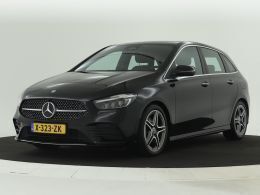 Kosmoszwart metaalkleur metallic Gebruikt 2024 Mercedes B180 AMG line MPV | € 36.745 (Goede deal) - Afbeelding 1/3