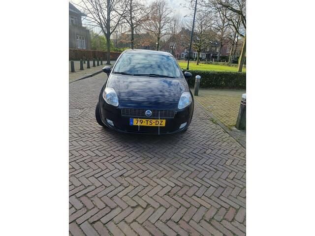 Blauw Occasion 2007 Fiat Grande Punto Dynamic Hatchback | € 1.599 (Eerlijke prijs) - Afbeelding 1/4