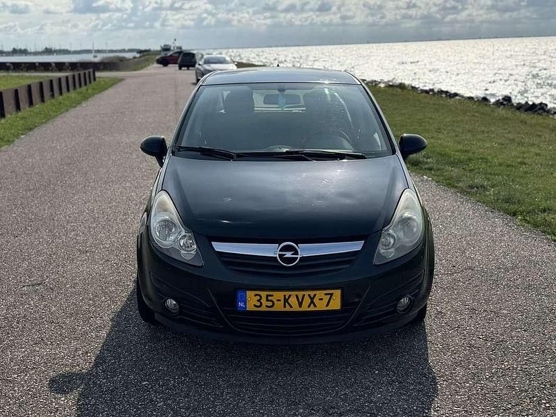 Zwart Gebruikt 2010 Opel Corsa Edition MPV | € 1.750 (Super prijs) - Afbeelding 1/4