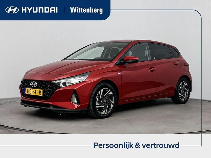 Rood Gebruikt 2022 Hyundai i20 Comfort Hatchback | € 18.399 (Eerlijke prijs) - Afbeelding 1/4
