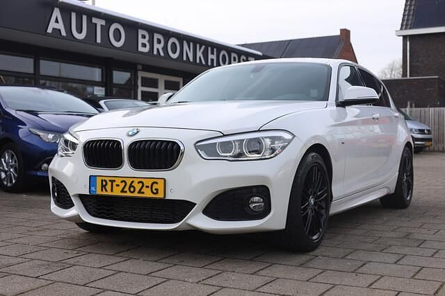 Wit Occasion 2018 BMW 116 M Sport Hatchback | € 16.950 (Eerlijke prijs) - Afbeelding 1/4